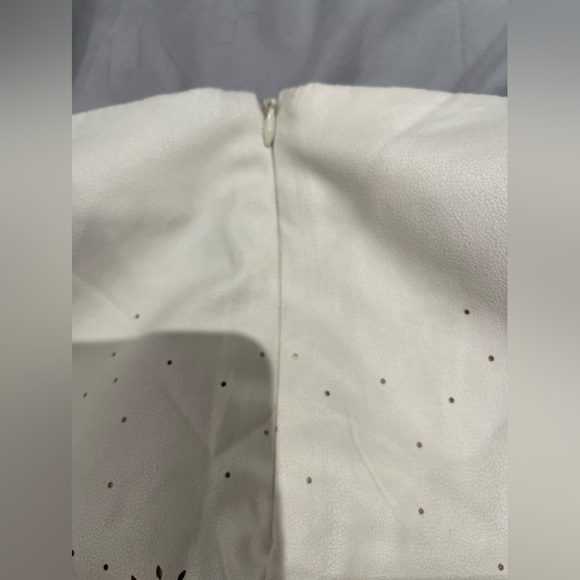 Forever 21 Mini Skirt, Laser Cut Pattern, Like new condition, Size: S - Picture 6 of 10